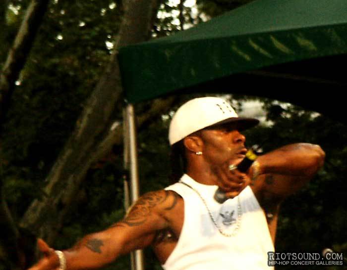 30_Busta_Rhymes_On_Stage