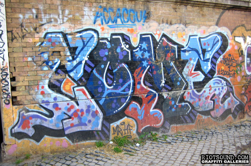 COME Roma Graffiti