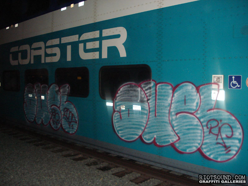 Graff Fillin On Train