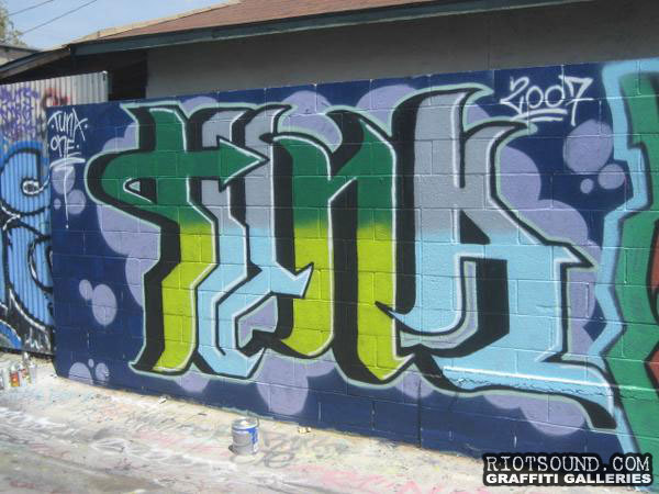TUNA California Graff